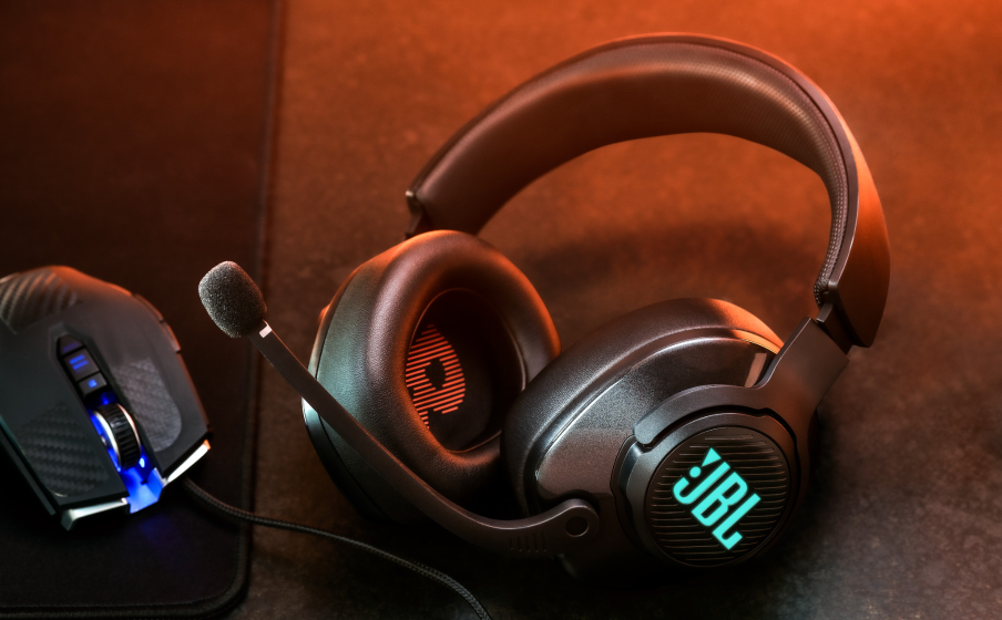 JBL Quantum 400 JBL QuantumSOUND Signature antaa sinulle aidon äänietulyöntiaseman - Image
