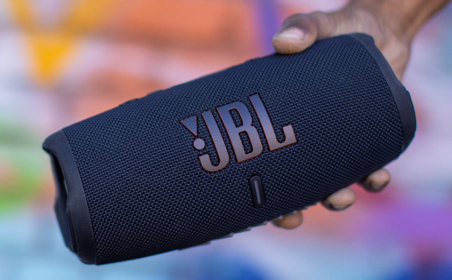 JBL Charge 5 20 tunnin toistoaika - Image
