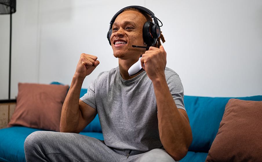 JBL Quantum 910 Wireless Päänseurannalla vahvistettu JBL QuantumSPHERE 360™ tuo tietokoneeseesi ammattimaisuutta - Image