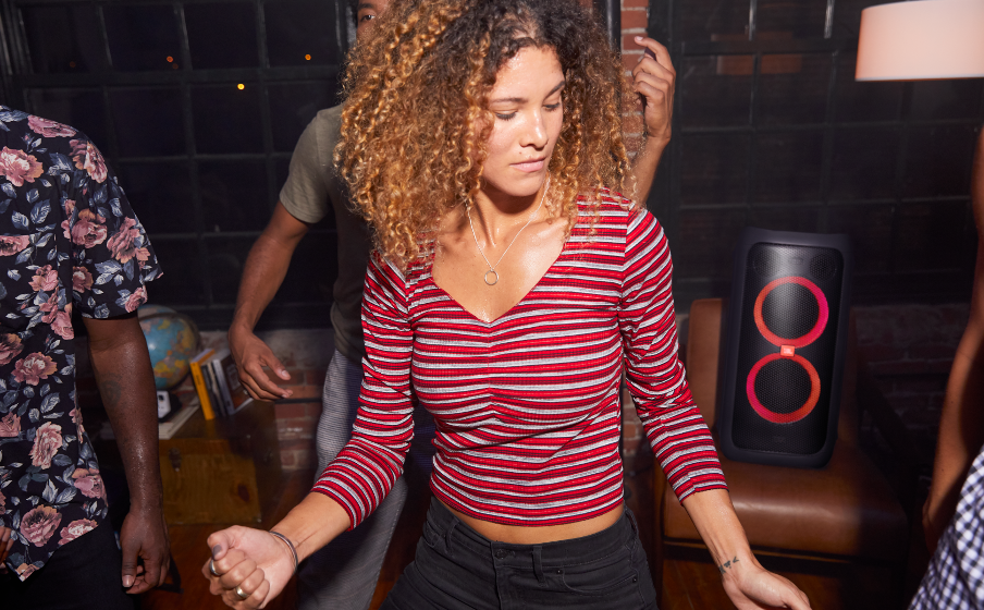 JBL PartyBox 100 Akku, joka ei vain lopu - Image