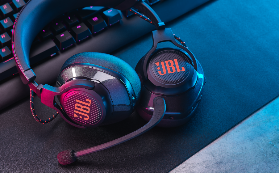 JBL Quantum 610 Wireless JBL QuantumSOUND Signature -tekniikan ansiosta olet pelin keskipisteessä - Image
