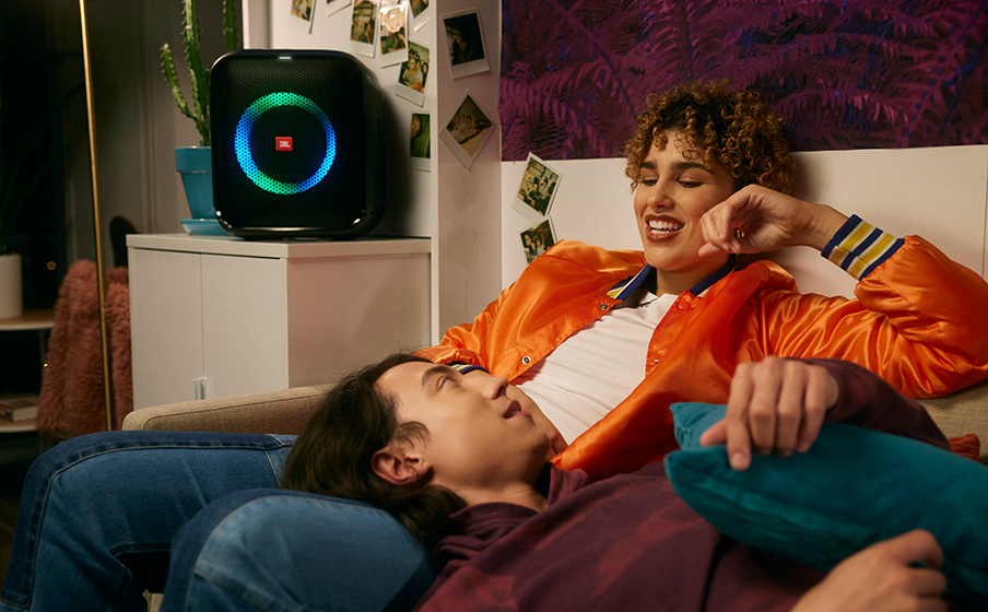 JBL Partybox Encore Essential 6 tunnin toistoaika - Image