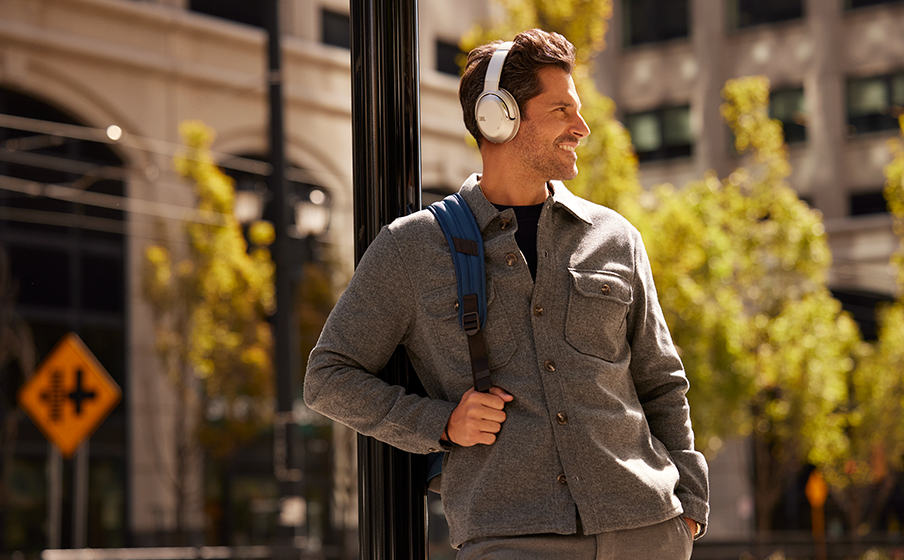 JBL Tour One M2 Mukautuva melunvaimennus ja Smart Ambient -tekniikka - Image